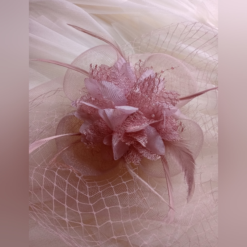 American Princess 🪄 Girls Formal Event Party Dress + Pink Hair Accessory - Picture 8 of 11